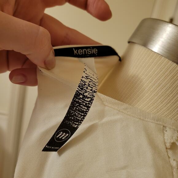 Embroidered Lace Yoke Cream Sleeveless Blouse Kensie Medium Boho Top - Picture 7 of 7